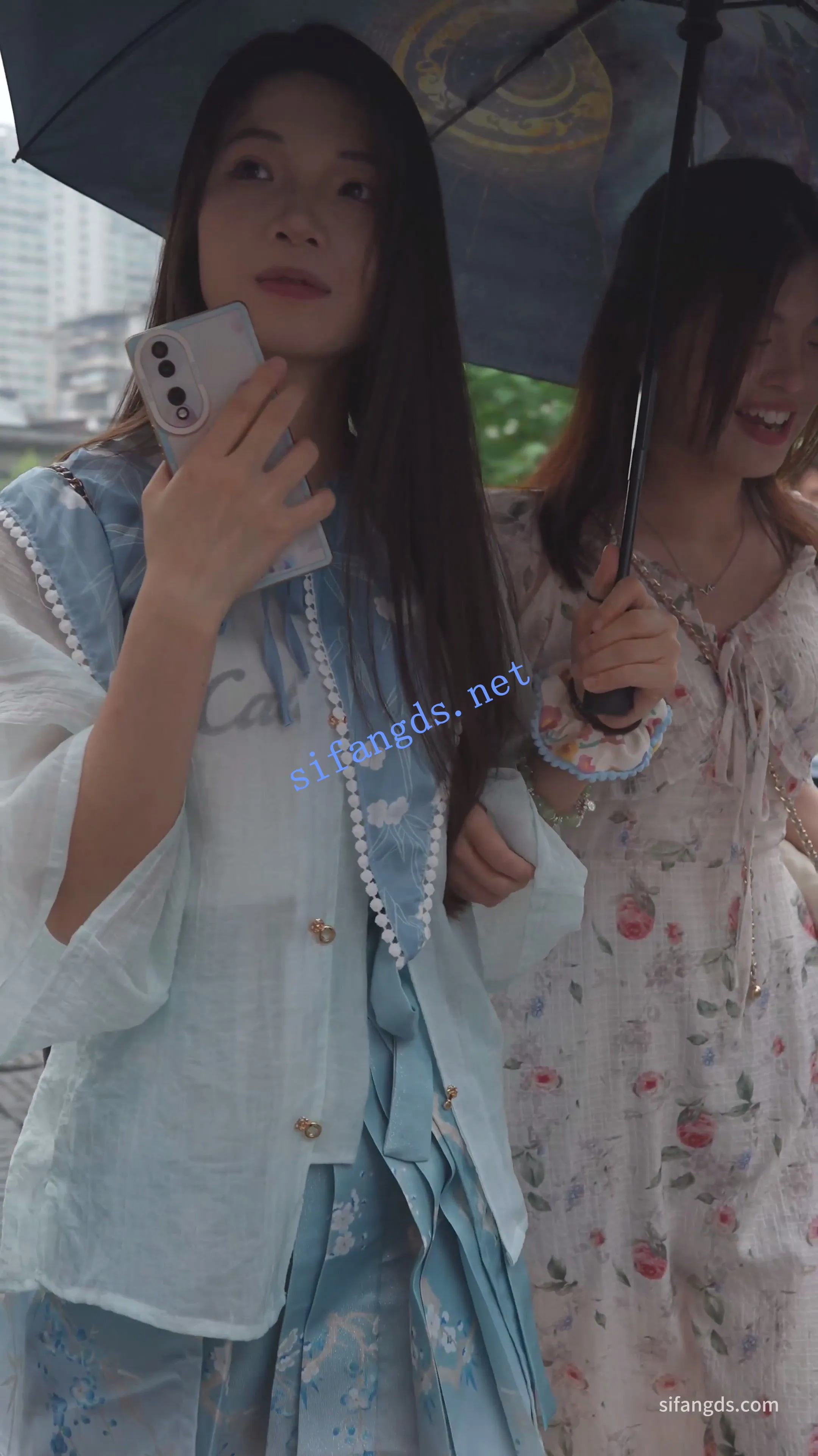 (BC-AA-547)清纯汉服小姐姐逛街..浅蓝内中间湿了一块