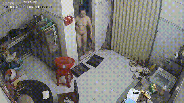 ⚫️黑客破解出租屋摄像头，真实偷拍一对夫妻家中裸奔日常生活，老公的蚕蛹鸡巴实在是拿不出手(9V)