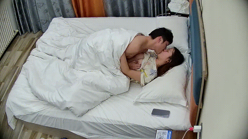 大学城民宿3 10-11 精品长视频 小哥实力一般但玩得花 想让女友胸推 一个闪现变口交了 强烈推荐