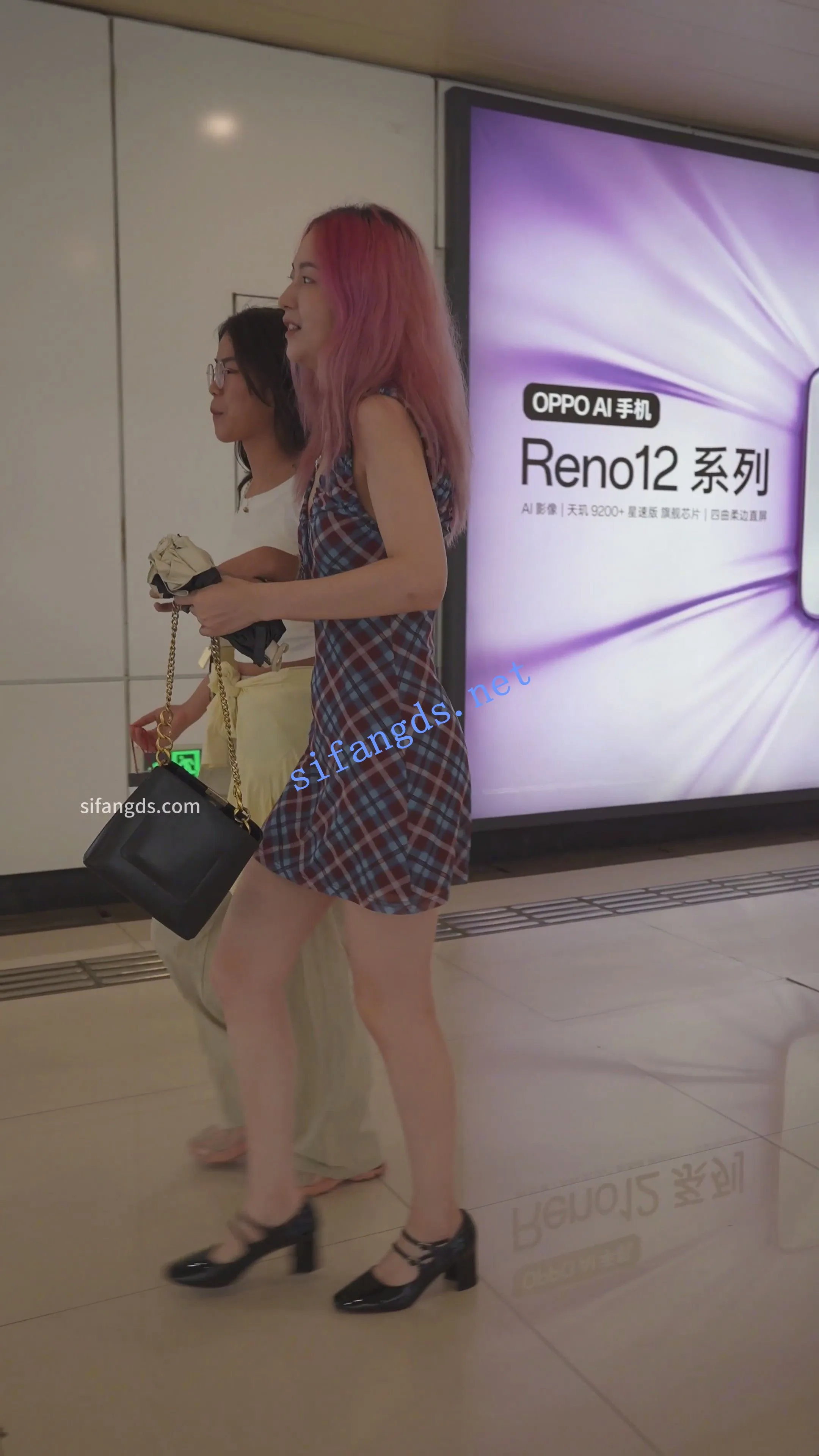 (BC-AA-564)粉色长发花裙小姐姐..服装店被抄底花纹纸内裤