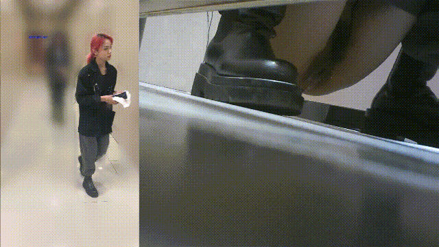 ⚫️商场女厕人逼同步偷拍三位都市靓妹方便，美女嘘嘘带出好多白带(3V)