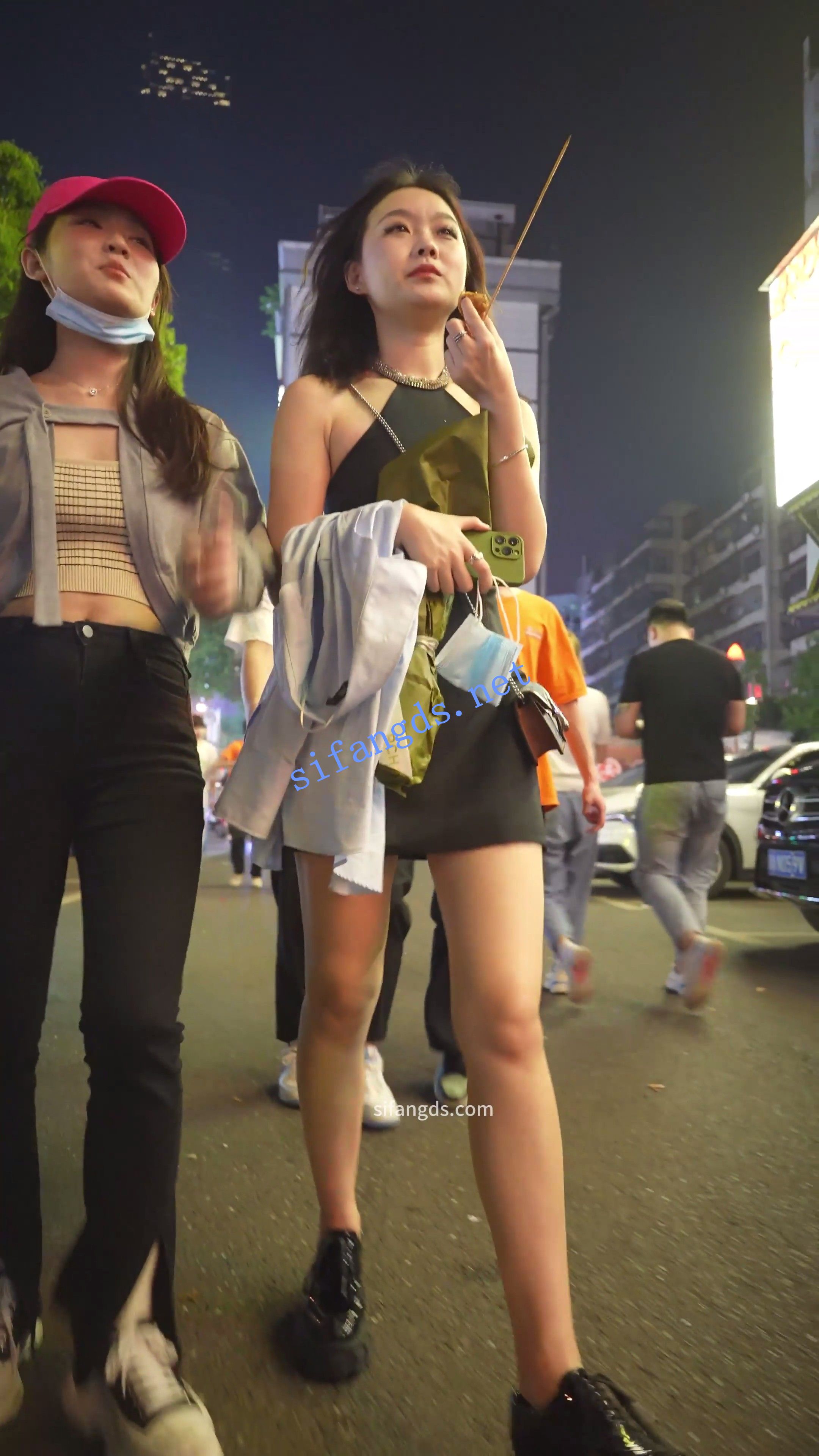 (BC-AA-579)黑色露肩裙靓女..逛街买小吃被前后CD窄内