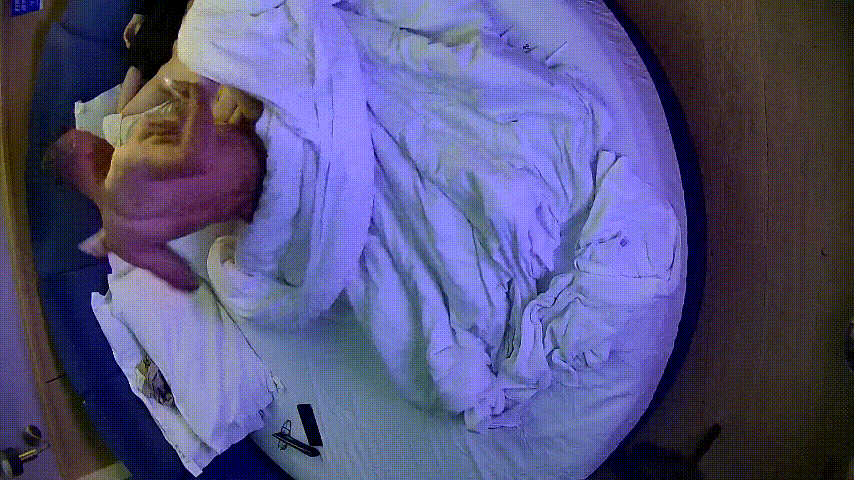 情趣台2 11-7 谁说秃头肾亏了 这老登把少妇从上舔到下 少妇都迷了 操逼动静也大 少妇被弄得很爽嘛